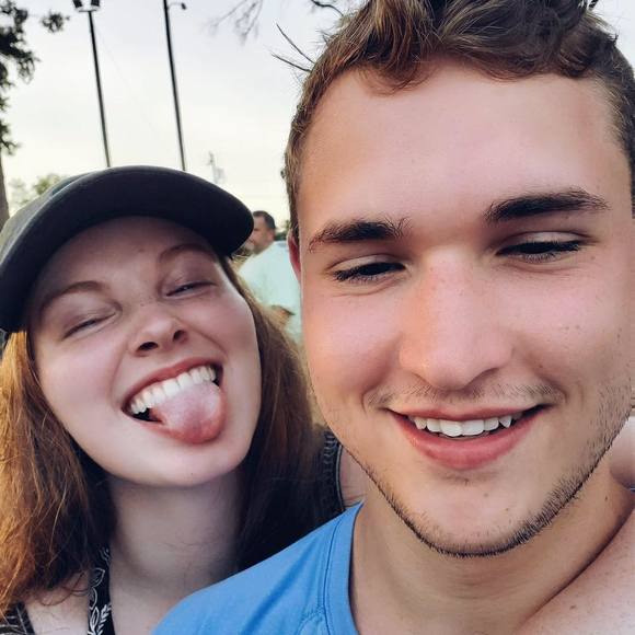 Meet your Posher, Hannah - Picture 1 of 1